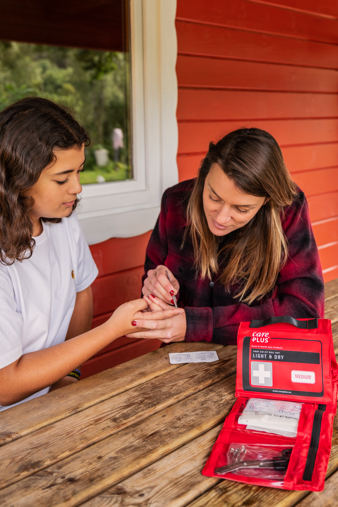 Care Plus First Aid Roll Out - Light & Dry Small